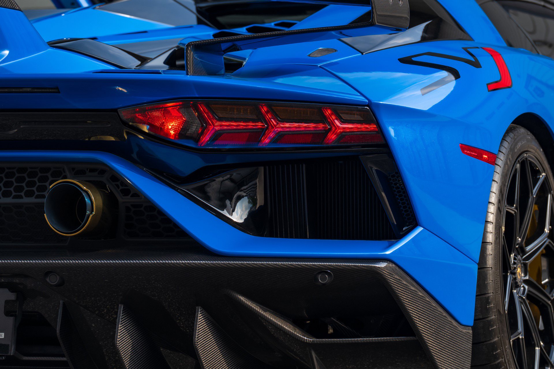 Used 2021 Lamborghini Aventador SVJ AWD/4WD image 59
