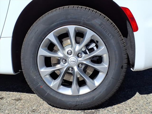 New 2026 Chrysler Pacifica Select AWD/4WD image 6