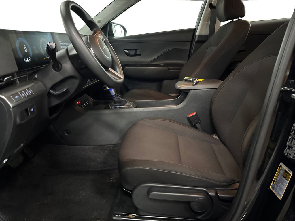 Used 2024 Hyundai Kona SE image 9