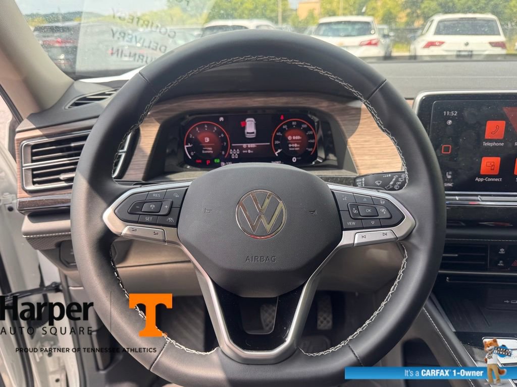 Used 2025 Volkswagen Atlas SEL AWD/4WD image 17