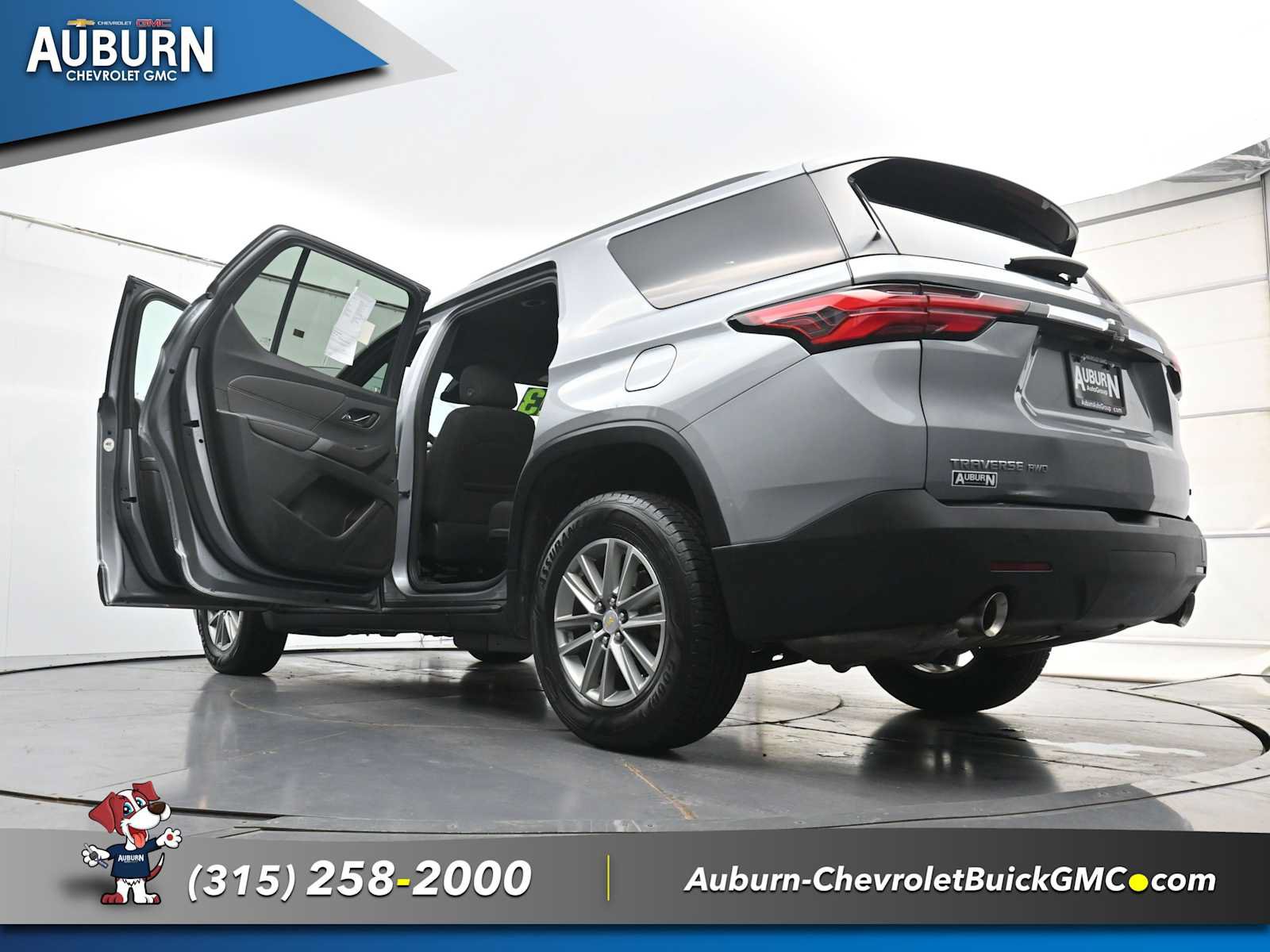 Used 2023 Chevrolet Traverse LT AWD/4WD image 40