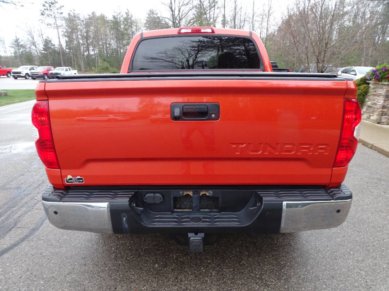 Used 2017 Toyota Tundra 4x4 CrewMax w/ SR5 & TRD Pkgs image 10