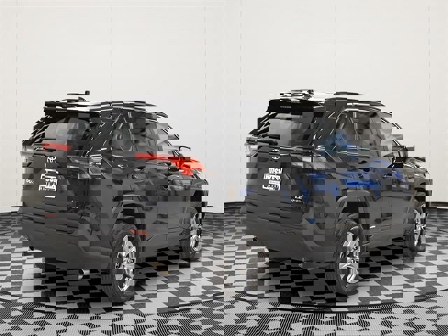 Used 2025 Toyota RAV4 LE image 4