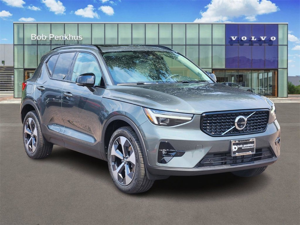 New 2026 Volvo XC40 B5 Plus w/ Protection Package Premier