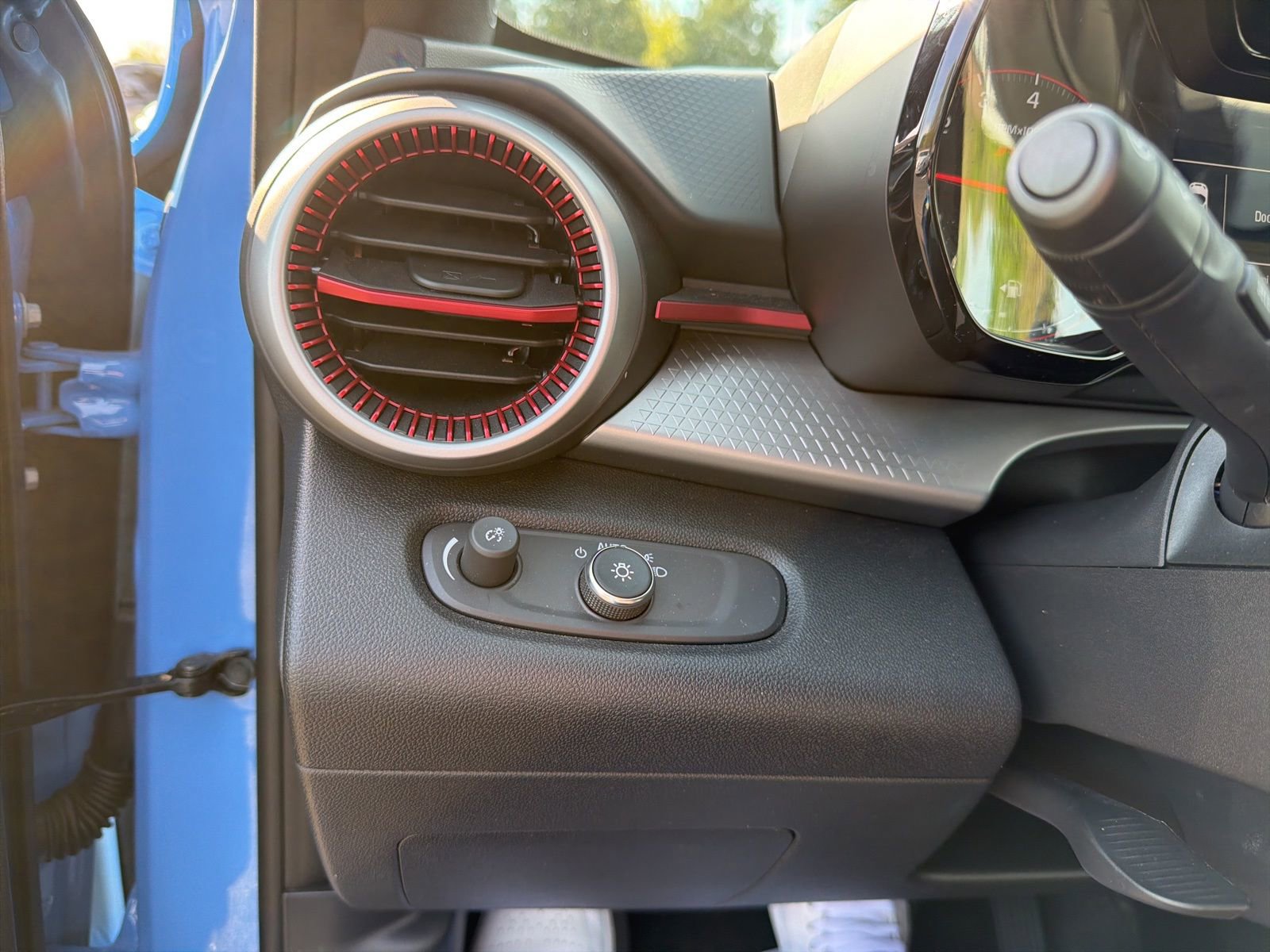 Used 2024 Chevrolet Trax RS w/ Driver Confidence Package image 20