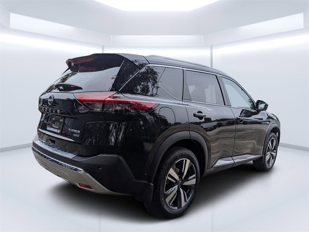 Used 2023 Nissan Rogue Platinum w/ Platinum Premium Package image 3
