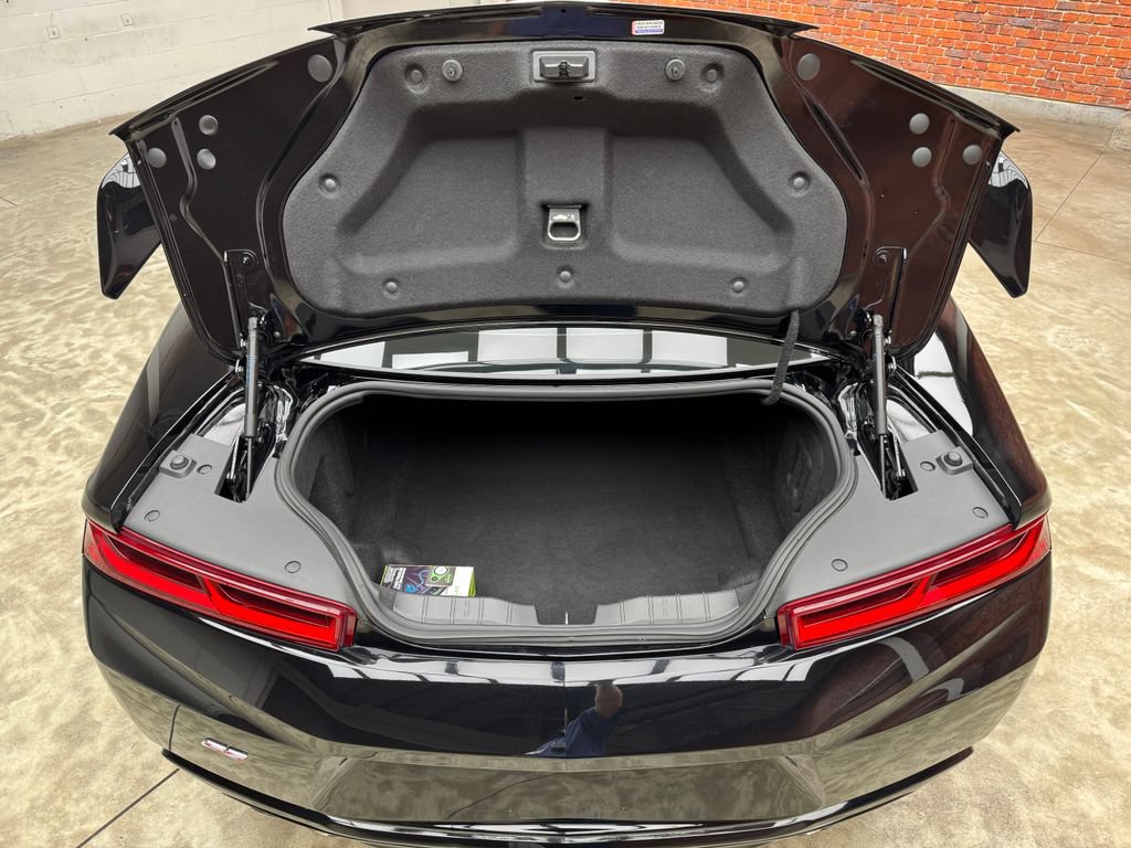 Used 2016 Chevrolet Camaro SS RWD image 26