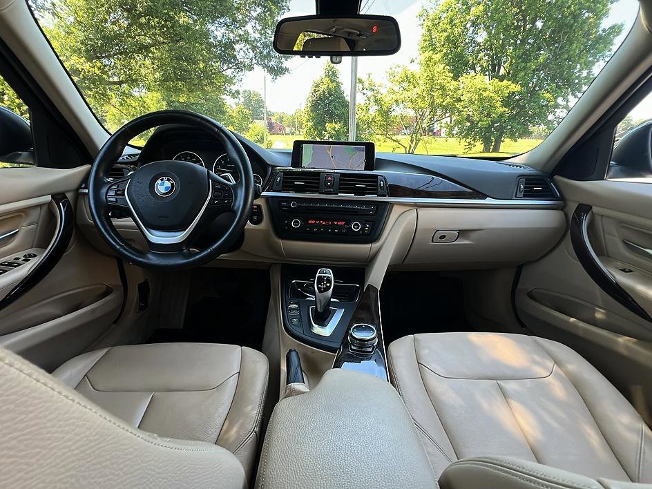 Used 2014 BMW 328i xDrive Wagon AWD/4WD image 10