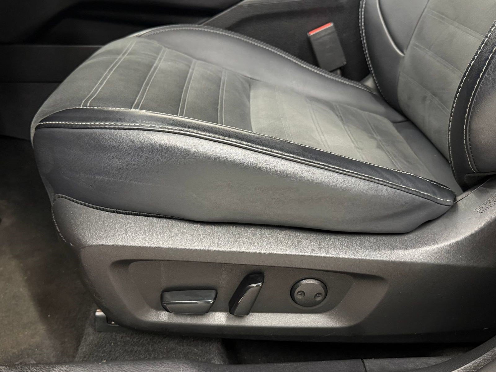 Used 2024 Mitsubishi Outlander SE AWD/4WD image 13