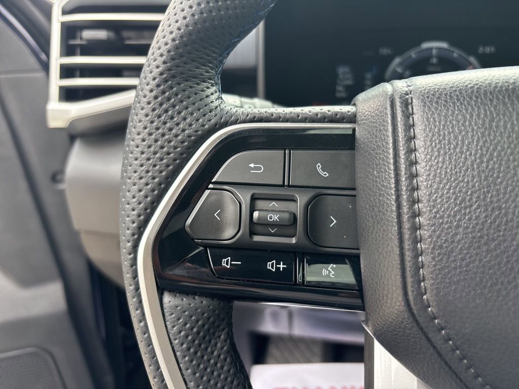 Used 2025 Toyota Sequoia Platinum image 24