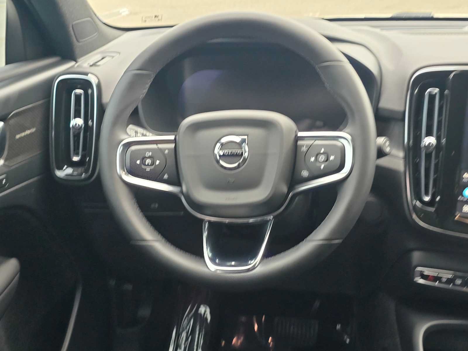 Used 2023 Volvo XC40 Recharge Ultimate AWD/4WD image 19