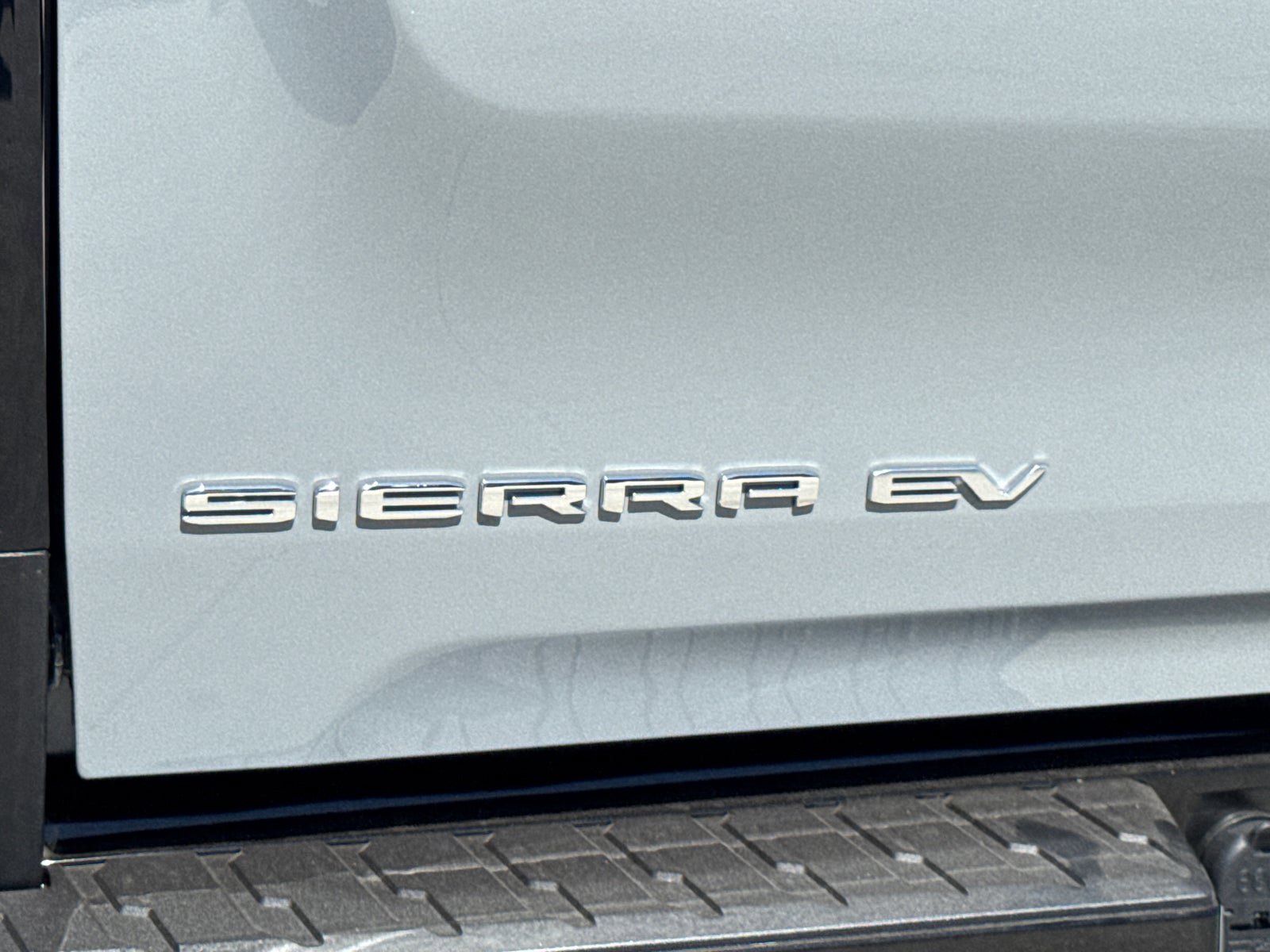 Used 2026 GMC Sierra EV Elevation image 11