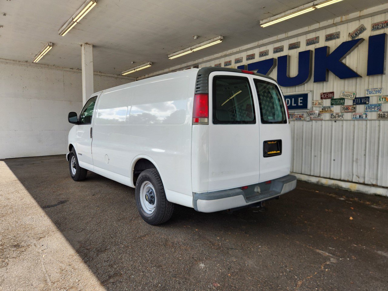 Used 2001 Chevrolet Express 3500 RWD image 5