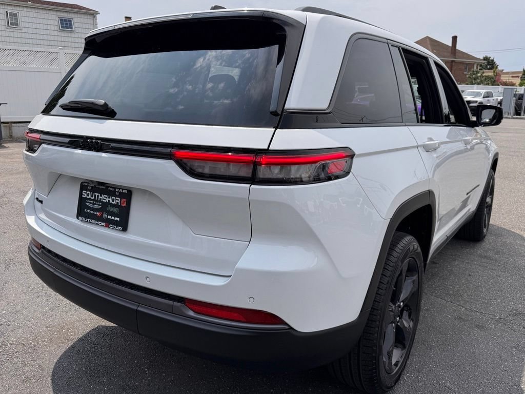 New 2026 Jeep Grand Cherokee Limited w/ Limited Altitude Package AWD/4WD image 7
