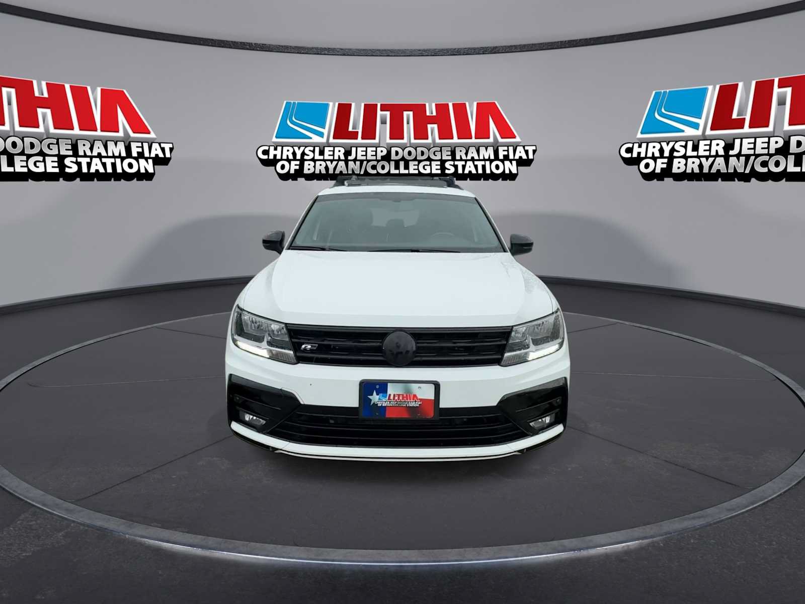 Used 2021 Volkswagen Tiguan SE R-Line w/ 3rd Row Seat Package AWD/4WD image 3