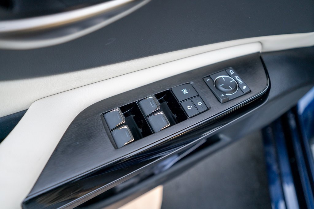 New 2025 Lexus ES 350 Ultra Luxury image 23