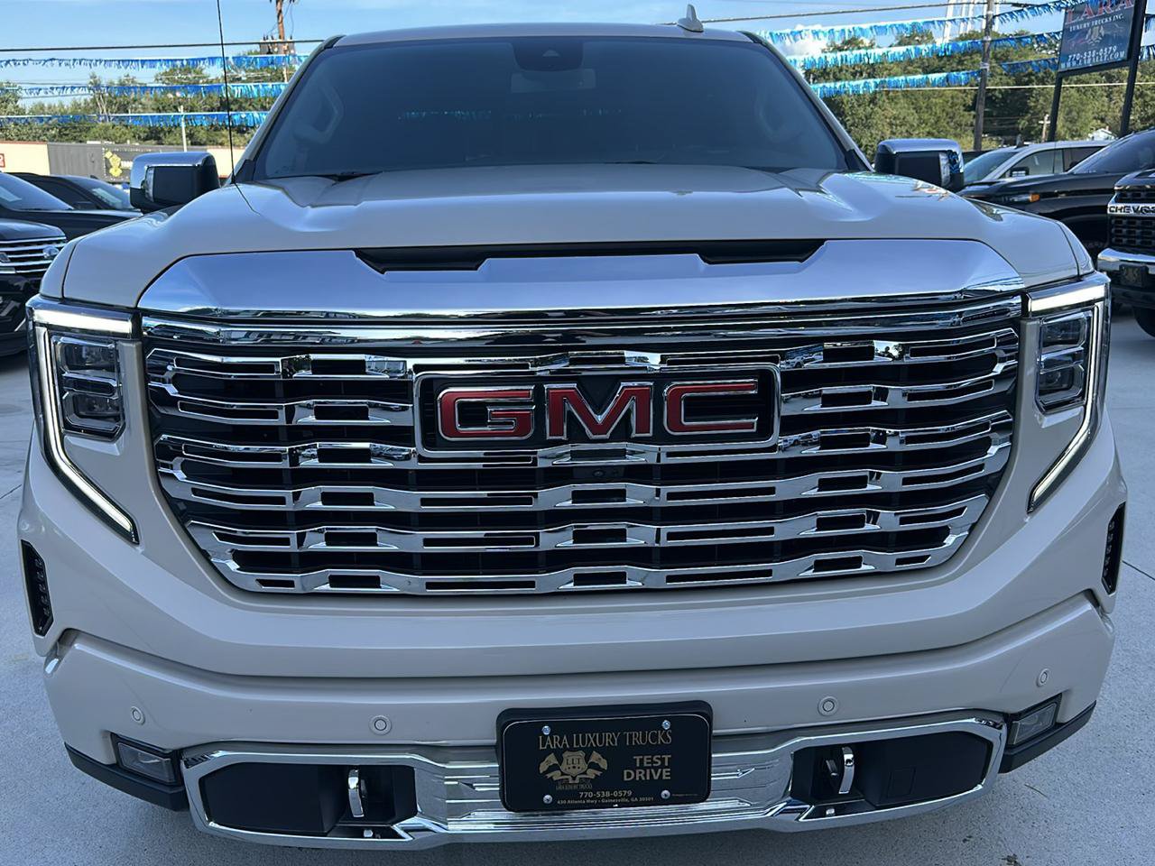 Used 2026 GMC Sierra 1500 Denali AWD/4WD image 2