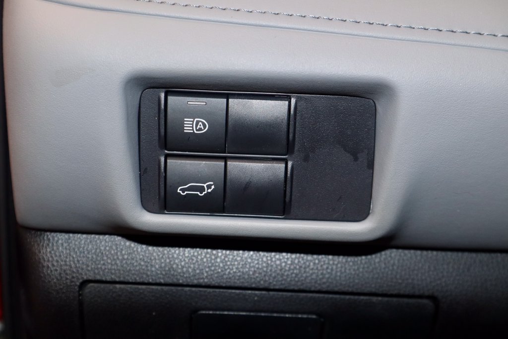 Used 2022 Toyota Highlander XLE AWD/4WD image 28