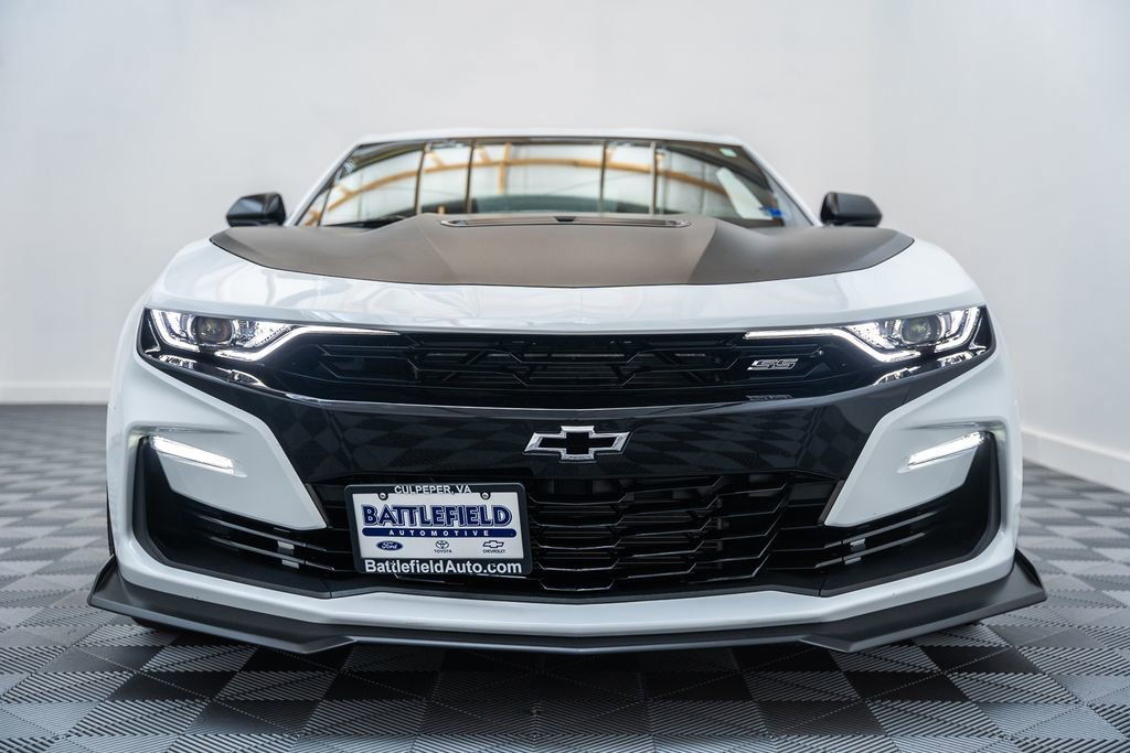 Used 2019 Chevrolet Camaro SS RWD image 2