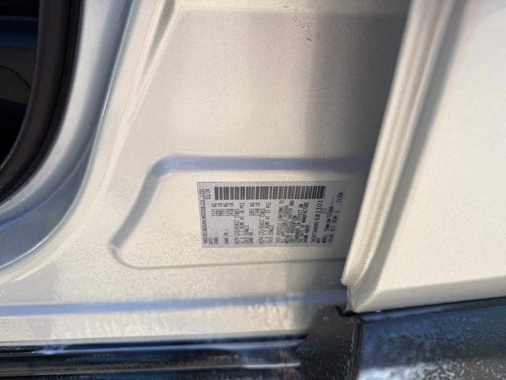 Used 2024 Nissan Rogue S AWD/4WD image 23