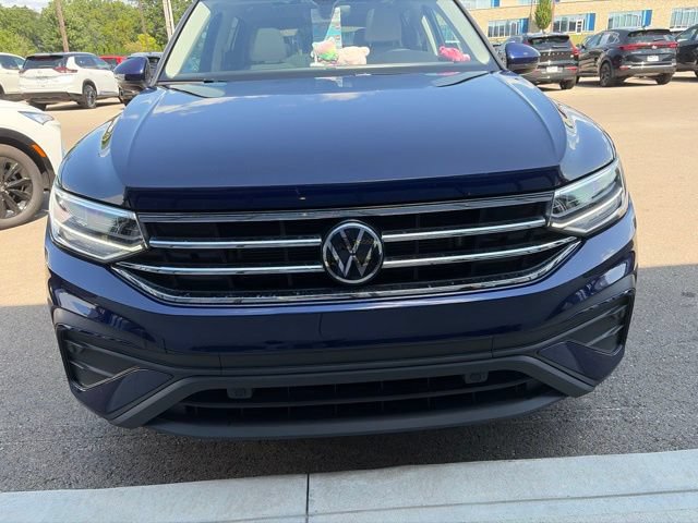 Used 2024 Volkswagen Tiguan SE AWD/4WD image 5