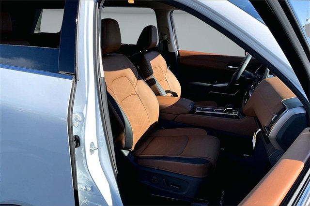 New 2025 Nissan Pathfinder Platinum image 11