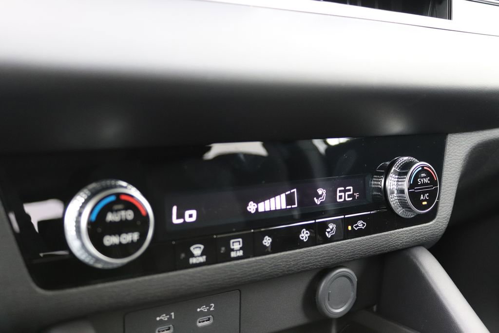 New 2026 Mitsubishi Outlander ES image 18