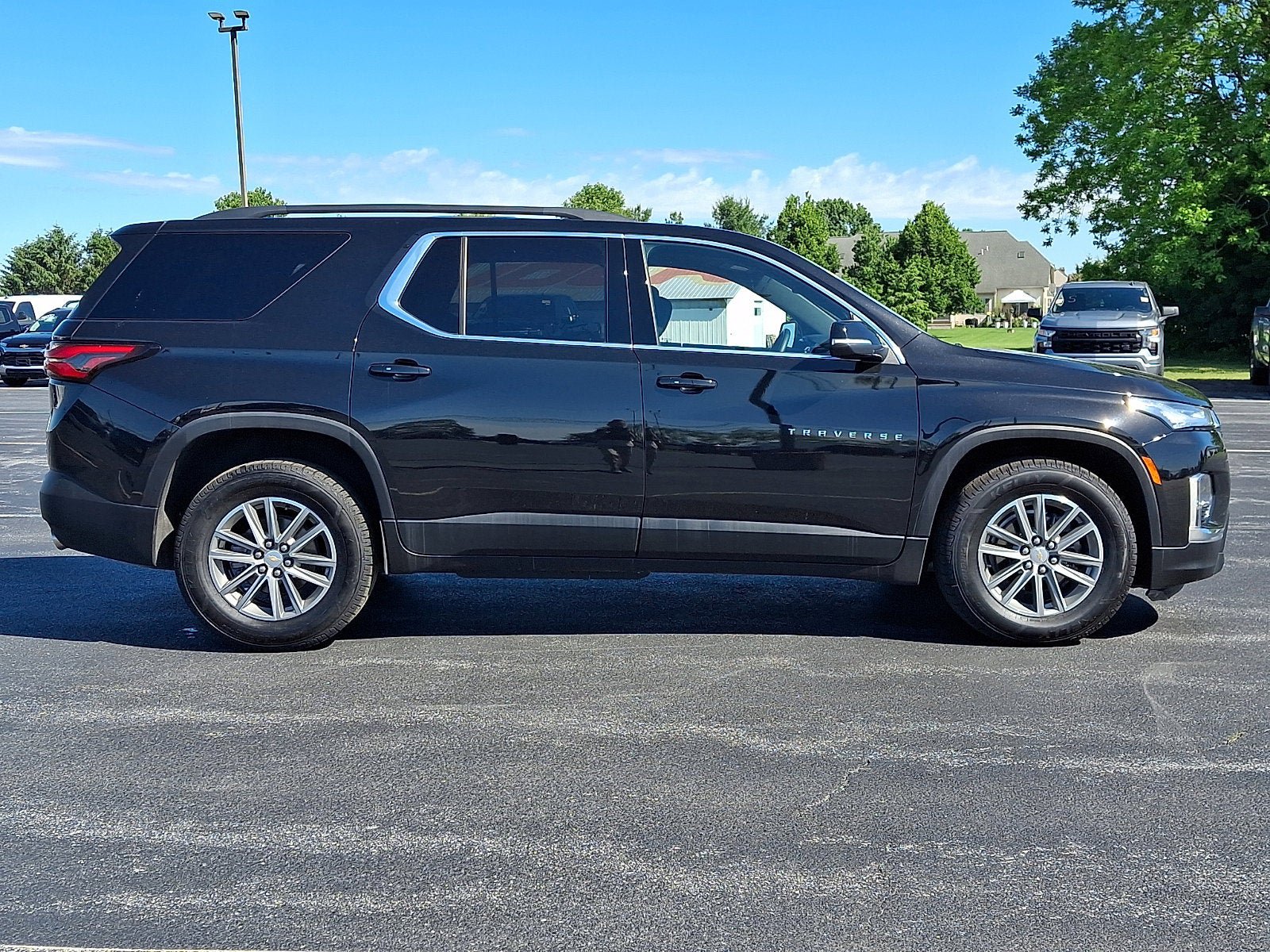 Used 2023 Chevrolet Traverse LT AWD/4WD image 7
