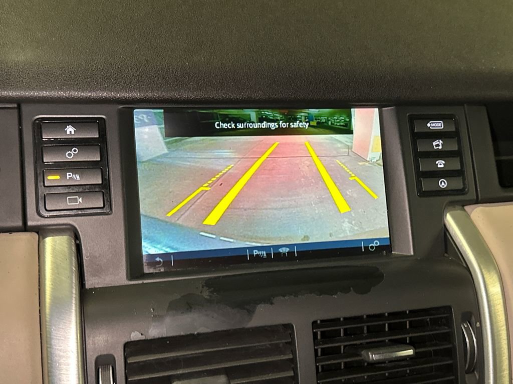 Used 2016 Land Rover Discovery Sport HSE image 30