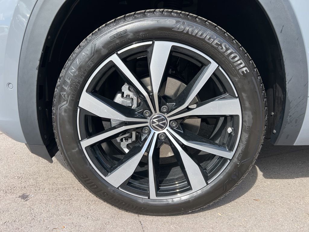 New 2026 Volkswagen Atlas SEL Premium R-Line image 7