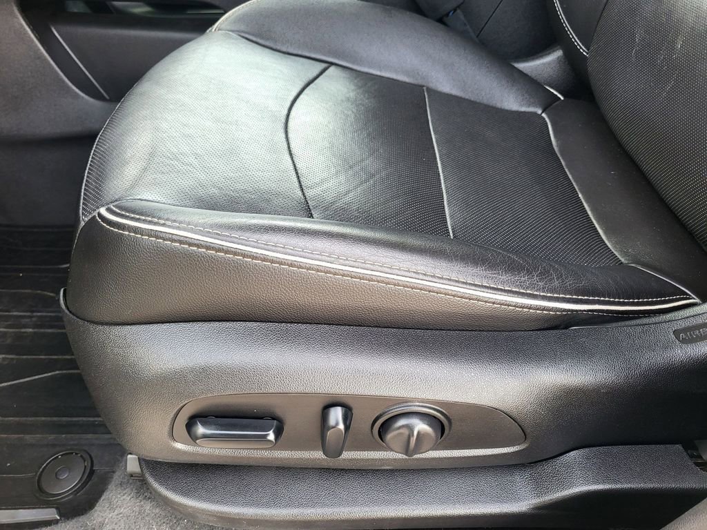 Used 2019 GMC Terrain Denali w/ Advanced Safety Package image 11