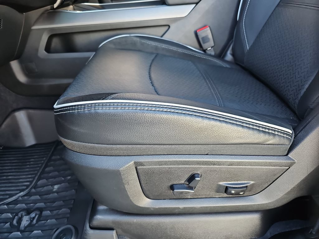 Used 2026 RAM 2500 Laramie AWD/4WD image 18