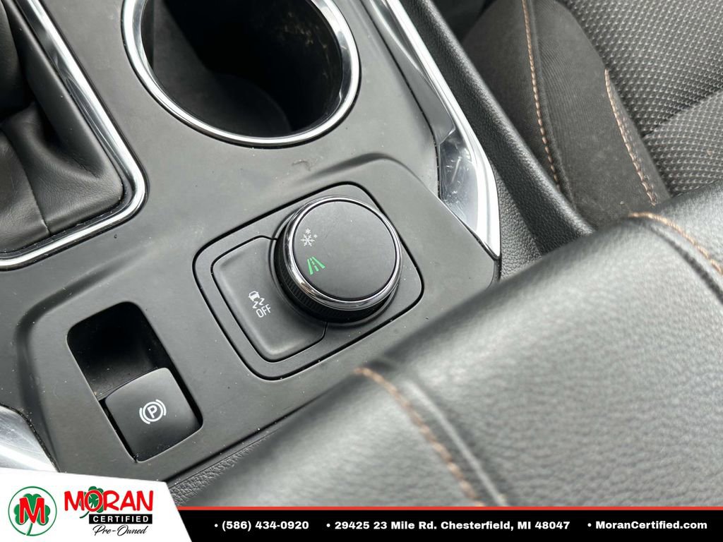 Used 2021 Chevrolet Traverse LT FWD image 29