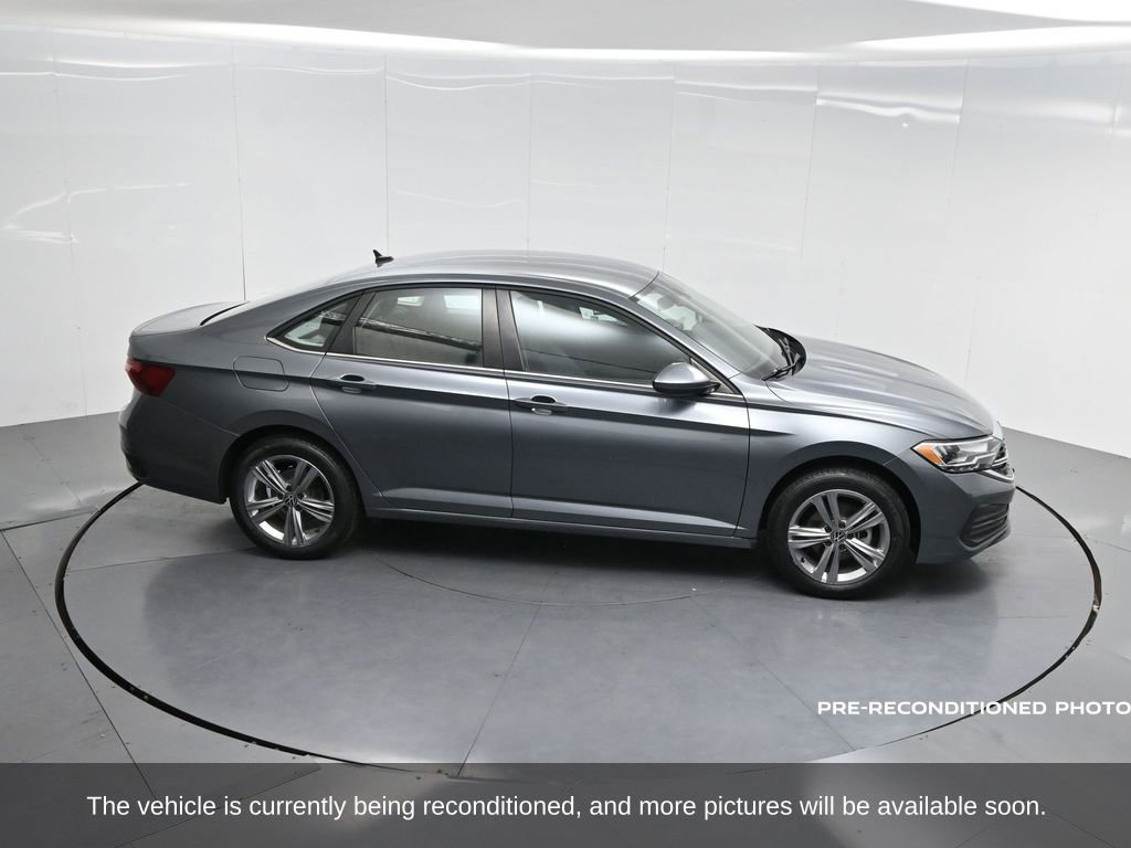 Used 2022 Volkswagen Jetta SE image 52