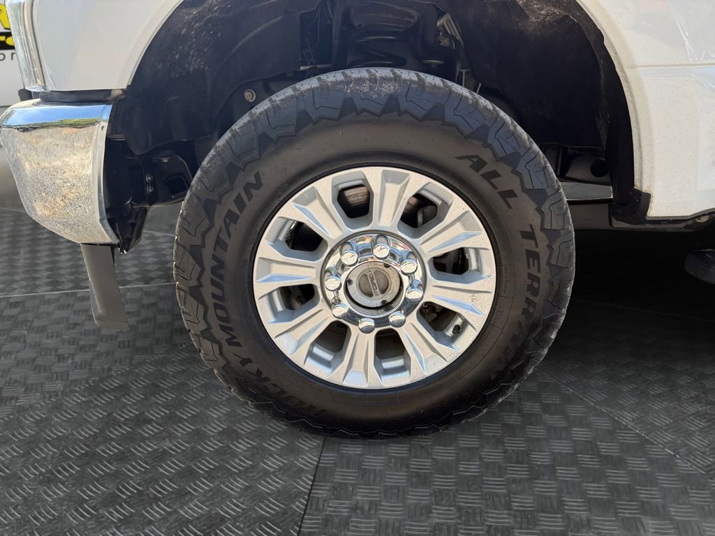 Used 2020 Ford F250 XLT w/ FX4 Off-Road Package image 14