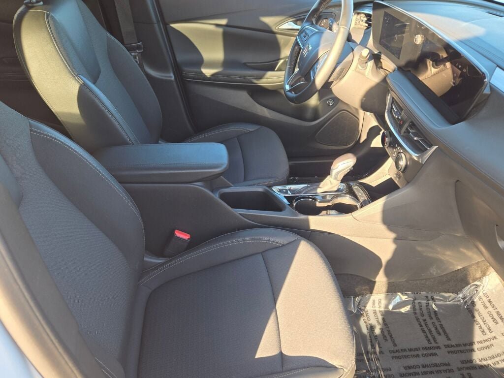 Used 2024 Buick Encore GX Preferred image 8
