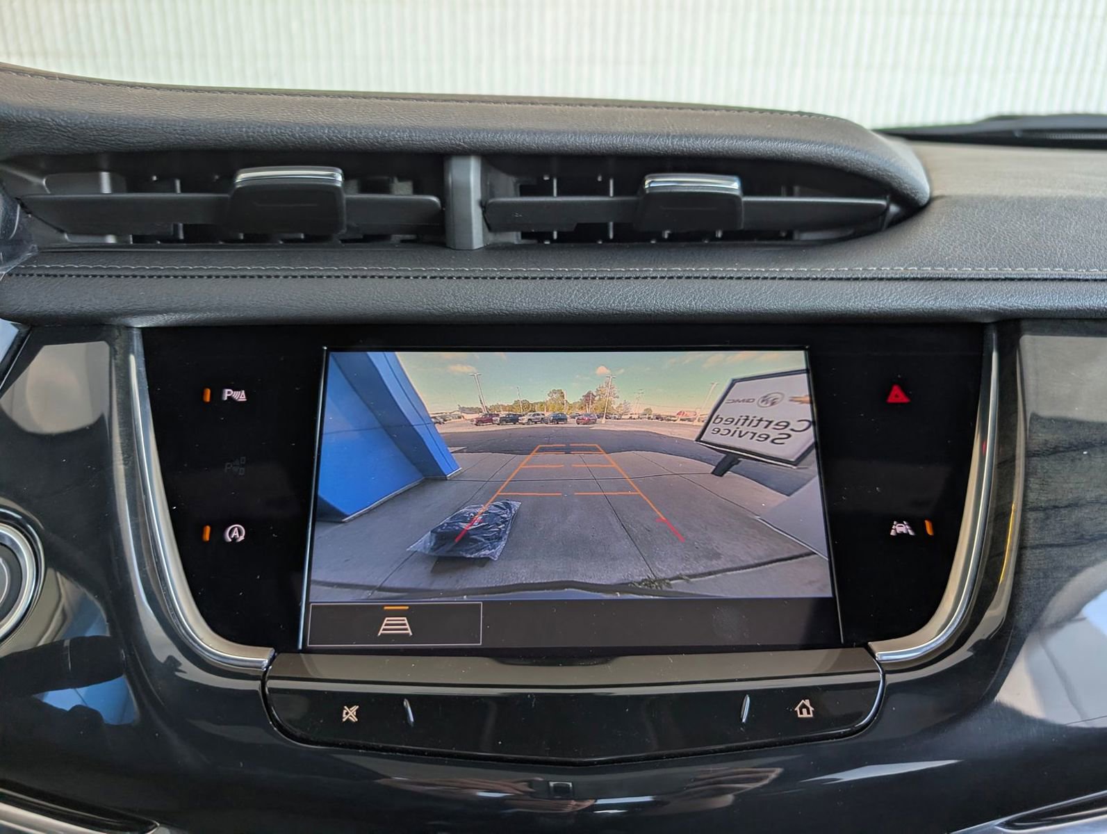 Used 2023 Cadillac XT6 Premium Luxury image 20