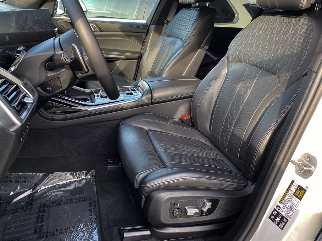 Certified 2025 BMW X7 M60i w/ Executive Package image 19