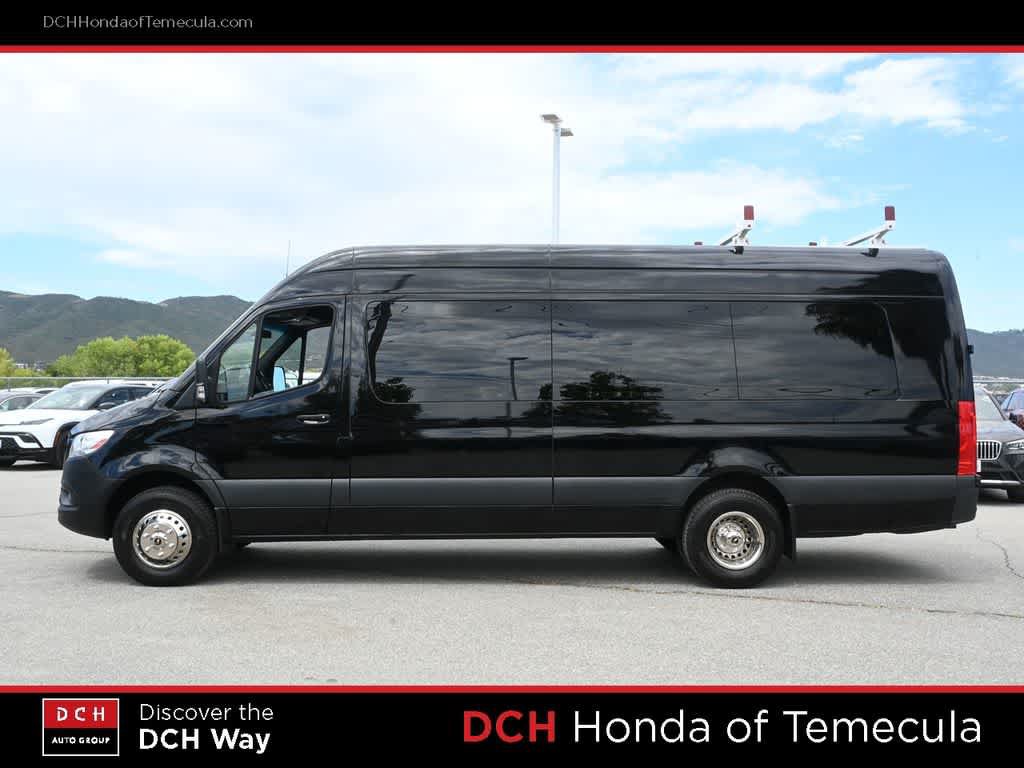 Used 2020 Mercedes-Benz Sprinter 3500 w/ Windows All Around Package image 4