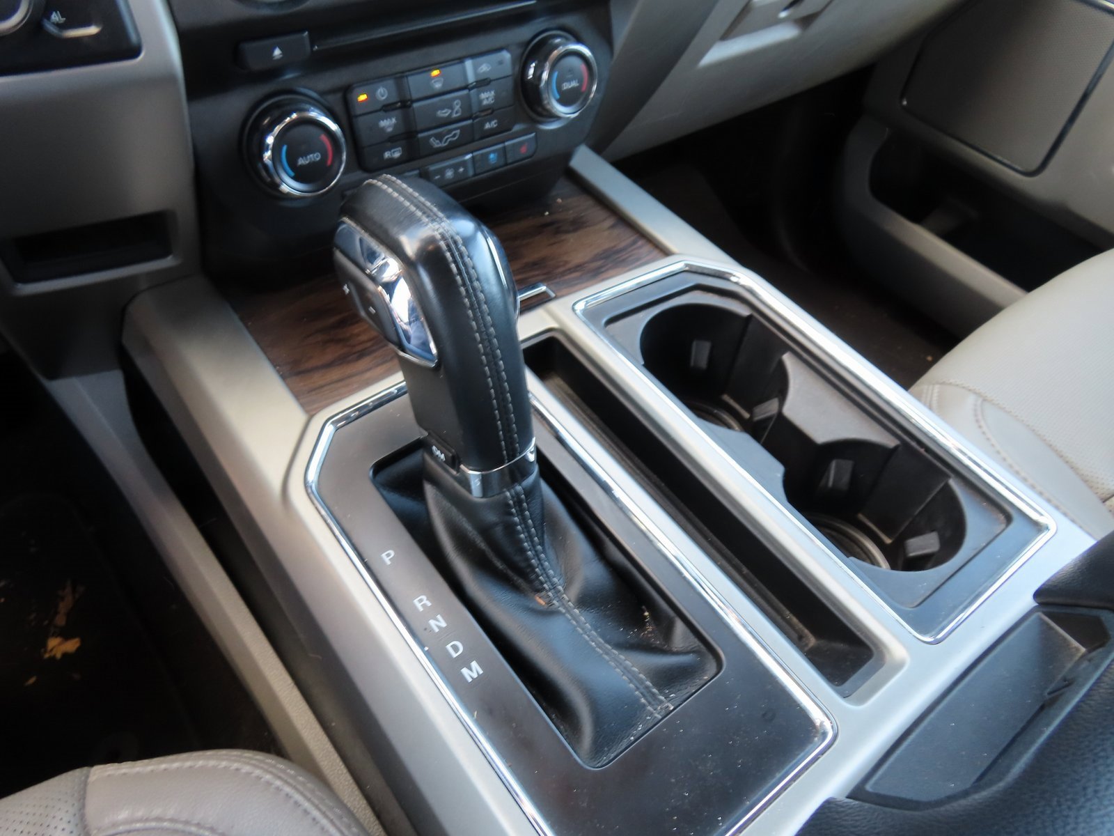 Used 2018 Ford F150 Lariat image 29