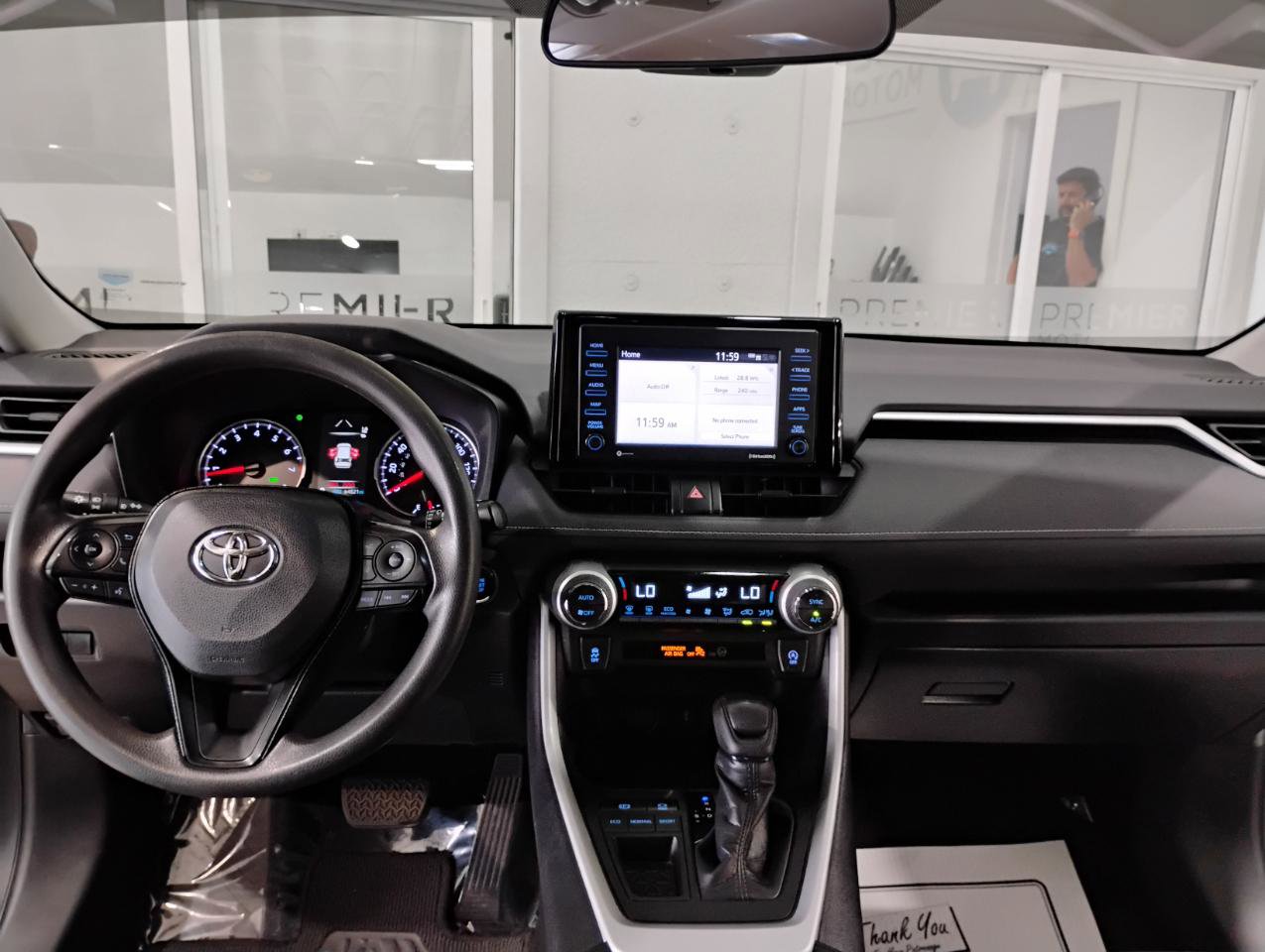 Used 2021 Toyota RAV4 XLE FWD image 33