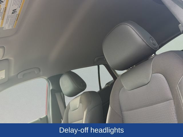Used 2025 Chevrolet Trax LT FWD image 12
