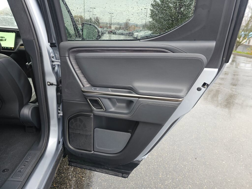 Used 2022 Rivian R1T Launch Edition image 14