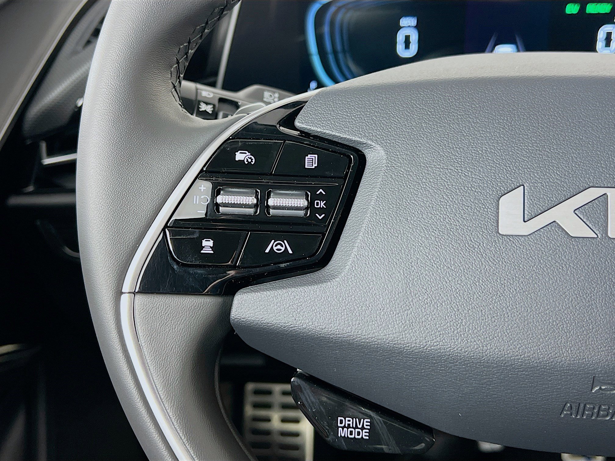 New 2025 Kia Niro EX Touring image 15