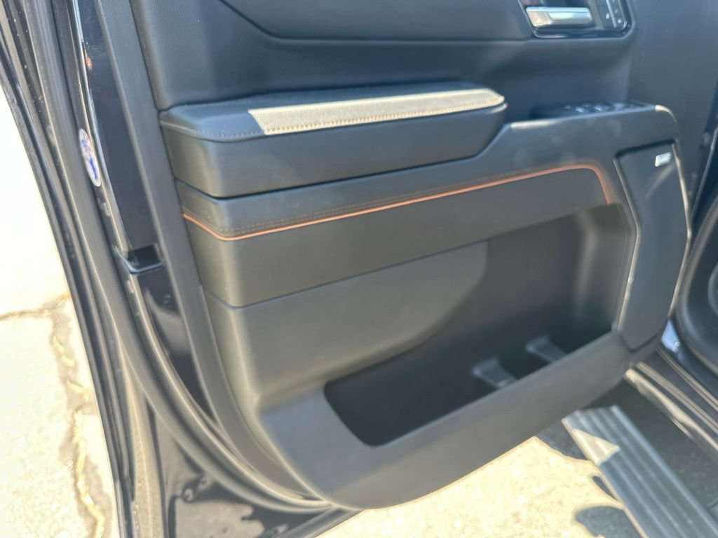 Used 2024 GMC Sierra 2500 AT4 w/ AT4 Premium Plus Package AWD/4WD image 6