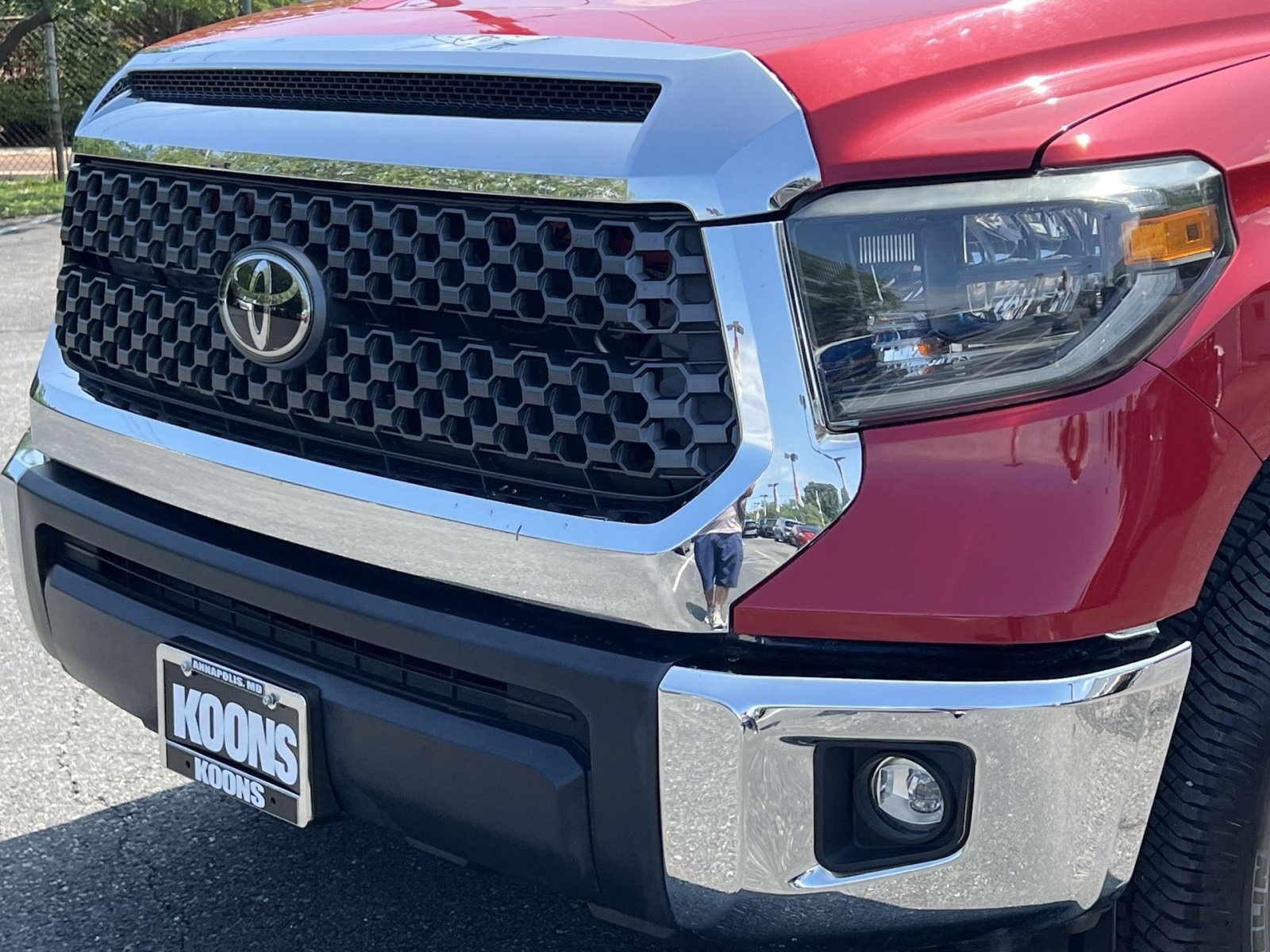 Used 2019 Toyota Tundra SR5 w/ TRD Off Road Package AWD/4WD image 39