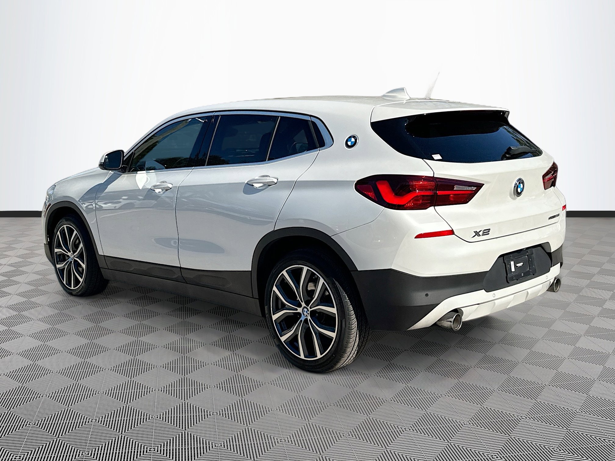 Used 2022 BMW X2 sDrive28i w/ Convenience Package image 5