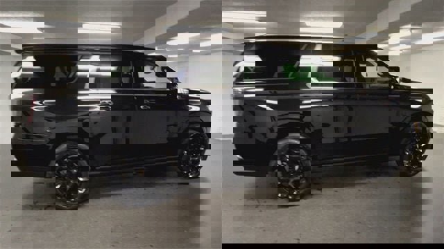 Certified 2025 Chevrolet Suburban High Country image 9