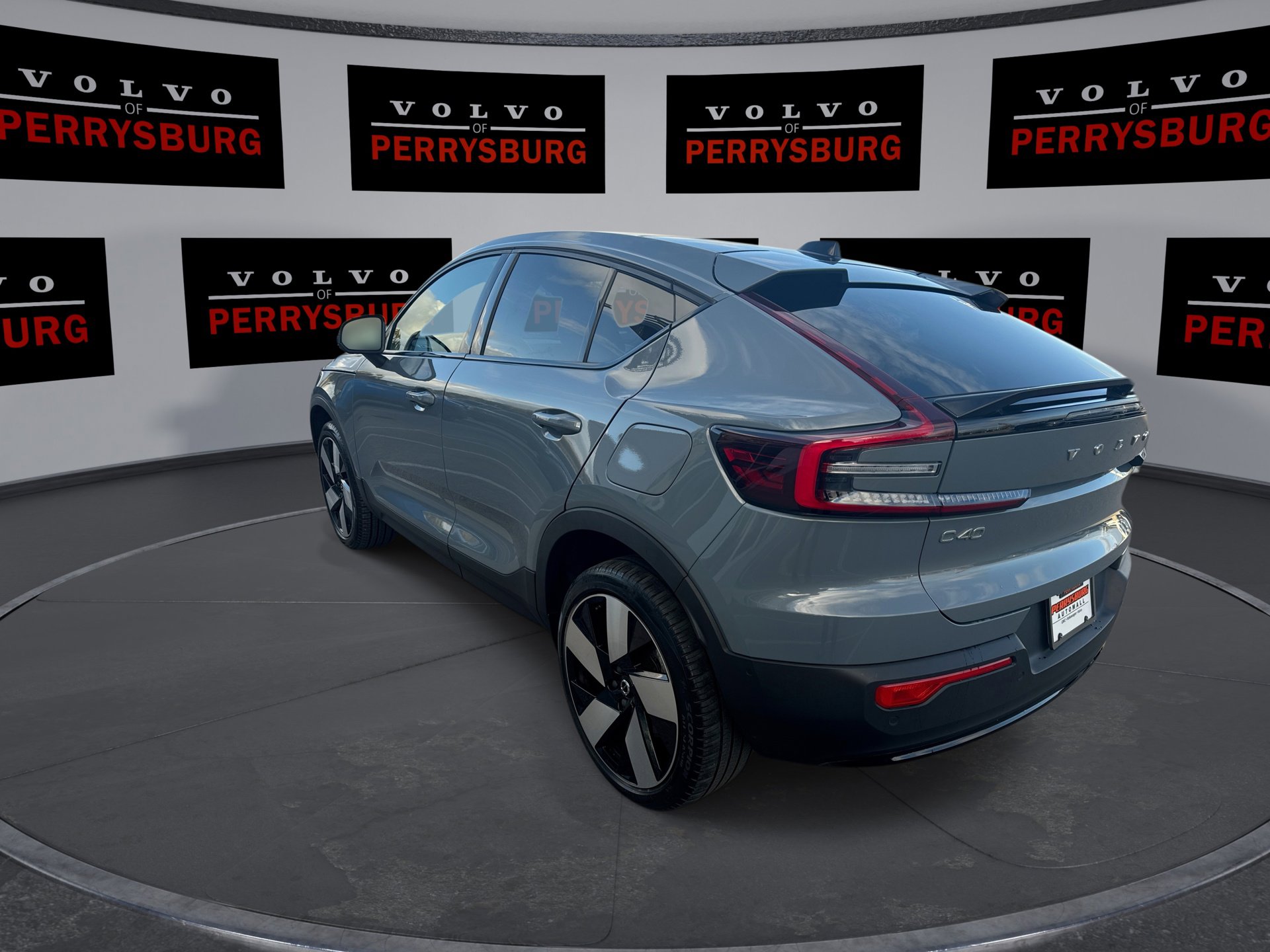 Used 2023 Volvo C40 P8 Recharge Ultimate image 6