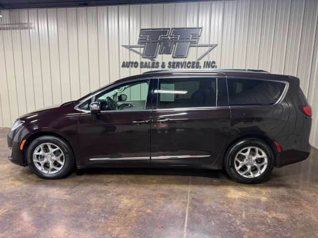 Used 2017 Chrysler Pacifica Limited FWD image 3